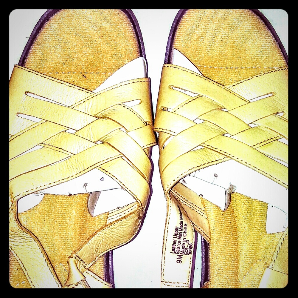 Dr. Scholl's Tan Leather Sandals